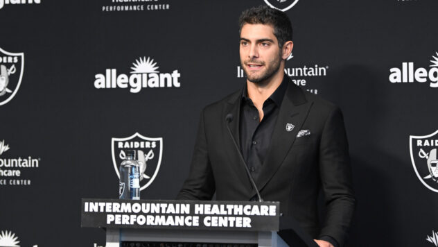 Advanced Stats Prove Jimmy Garoppolo Is A Better Fit Than Derek Carr For Raiders