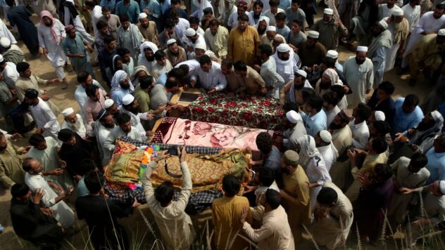 Death toll in Pakistan suicide bombing rises to 54