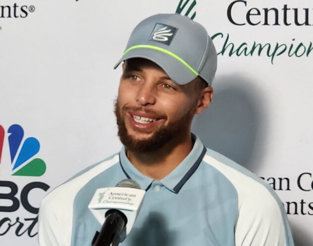 Hole-in-one helps Steph Curry keep lead America Century Championship
