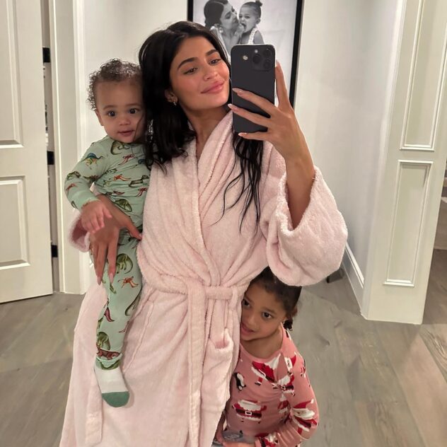 How Motherhood Taught Kylie Jenner to Rethink Plastic Surgery and Beauty Standards - E! Online