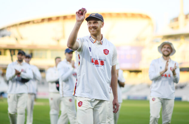 Porter claims 10 wickets for the match to boost Essex's title hopes