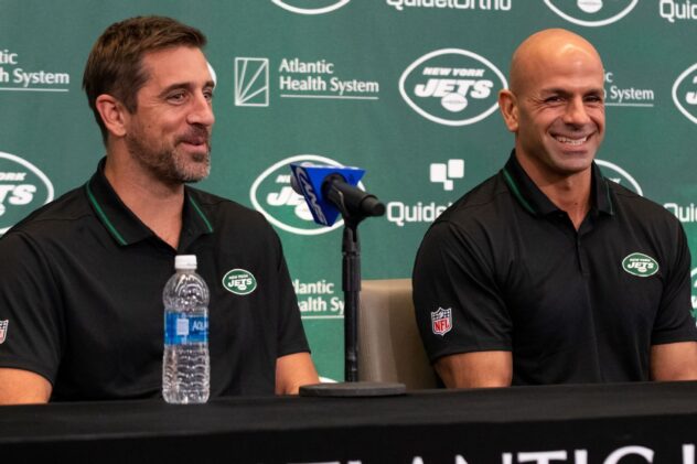 Rodgers: One year would be 'disservice' to Jets