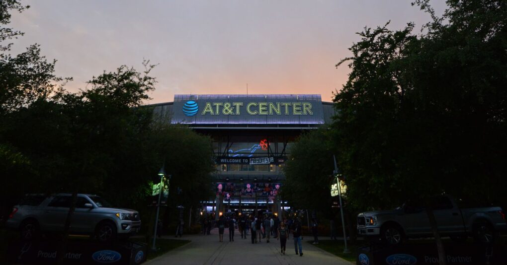 Spurs searching for minority-owned restaurants for AT&T Center