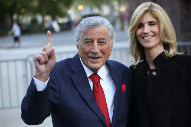 Tony Bennett all smiles with wife Susan in last photo posted before death