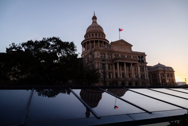 774 new Texas laws go into effect Friday. Here are some that might affect you.