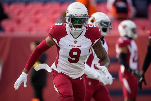 Cards trade Simmons to Giants for 7th-round pick