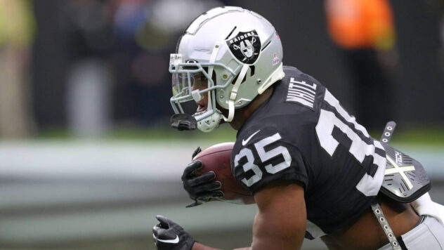 Fantasy owners must keep an eye on Raiders RB Zamir White as Josh Jacobs holdout continues