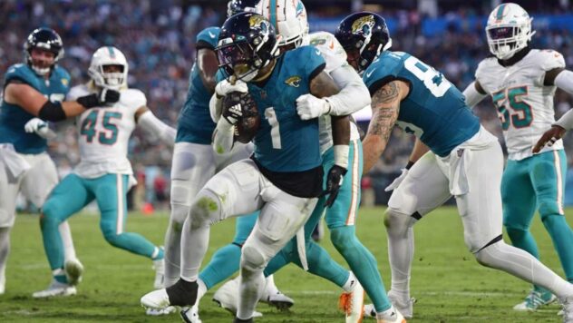 Jaguars lean on rushing attack to topple Dolphins
