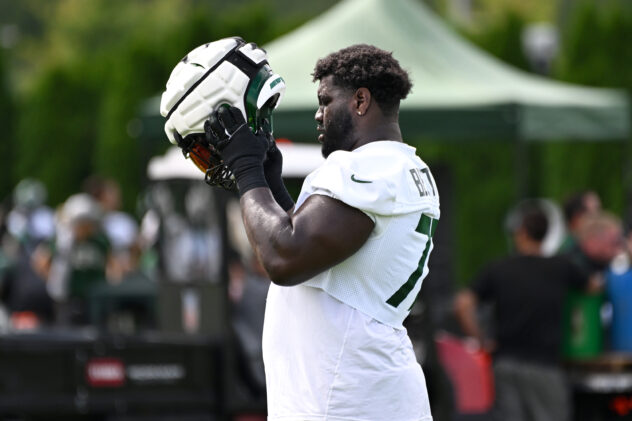 Jets give Mekhi Becton a chance with offensive line in disarray