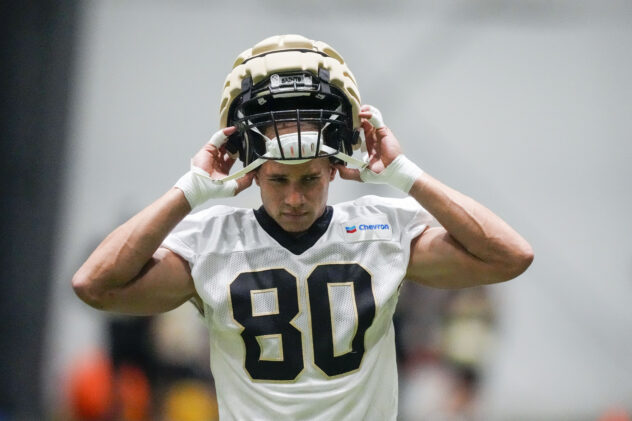 Jimmy Graham arrested after wandering LA streets, Saints say he suffered ‘likely seizure’
