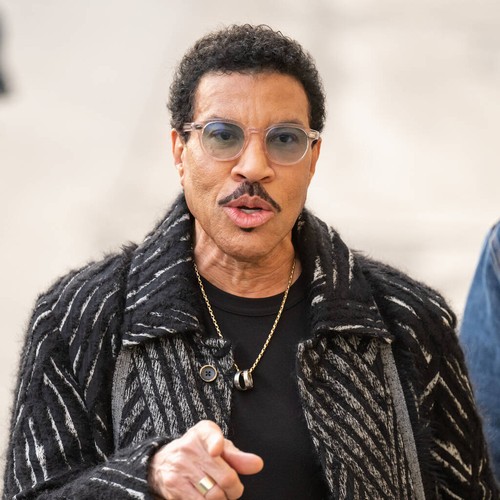 Lionel Richie apologises 'a thousand times' for postponing New York show at last minute