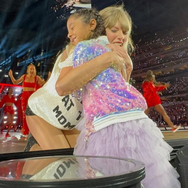 Taylor Swift Gifts Vanessa and Kobe Bryant's Daughter Bianka Her "22" Hat at Eras Tour - E! Online