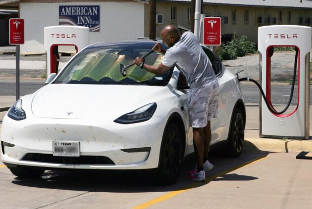 Under new state law, Texas will bill electric vehicle drivers an extra $200 a year