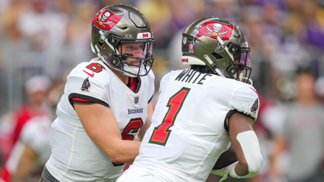 Bucs Offense Believes It Can Solve Its Own Problems