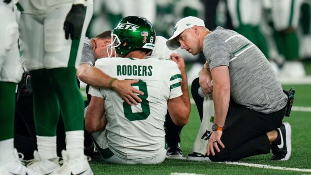 Rodgers' season over but coach says Jets' isn't