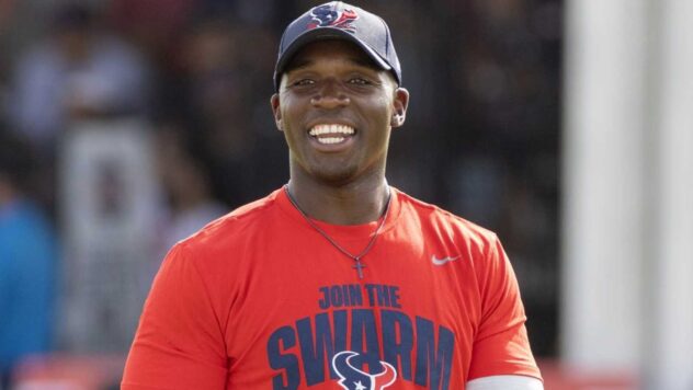 Texans bring back DeMeco Ryans to lead turnaround