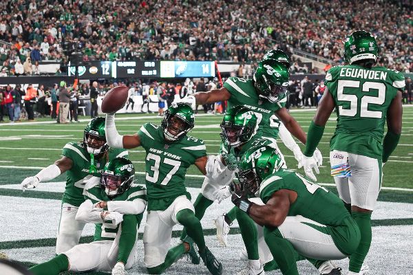Clutch defense powers Jets' upset over Eagles