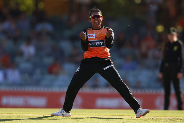 King stars as Sixers snared in Scorchers' spinners' web