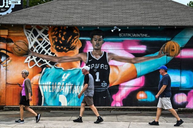 Open Thread: The next Spurs mural has an artist