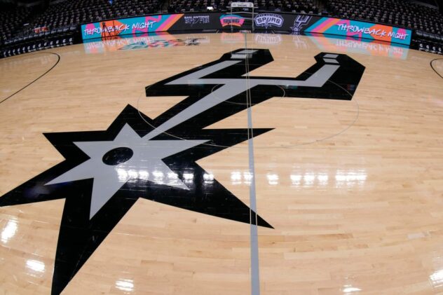 Spurs and KENS 5 team up to provide local streaming for 11 games