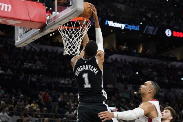 The Spurs’ comeback win against the Rockets was full of highlight-reel plays