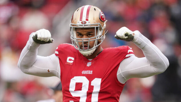 49ers DE posts photo of his breathtaking pay stub
