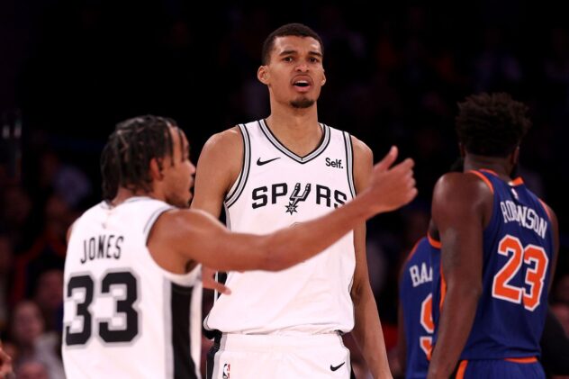 A look at the Spurs’ quarter-by-quarter performances