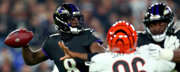 After Gus Edwards' TD, Nelson Agholor scores for Ravens off a tipped pass from Lamar Jackson