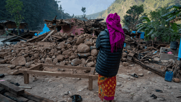 Aid trickles in as survivors salvage belongings from rubble in Nepal villages struck by earthquake