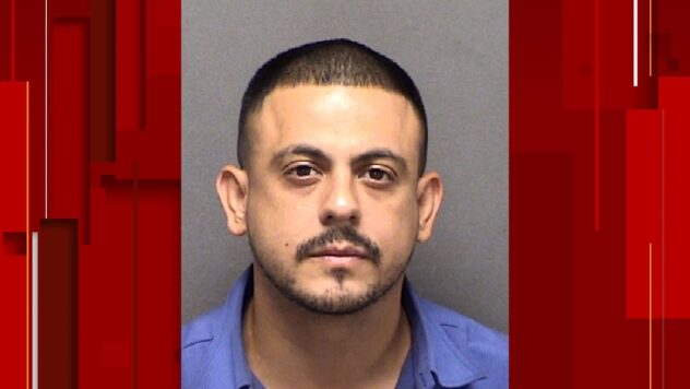 Driver arrested after striking two officers downtown while trying to flee traffic stop, SAPD says