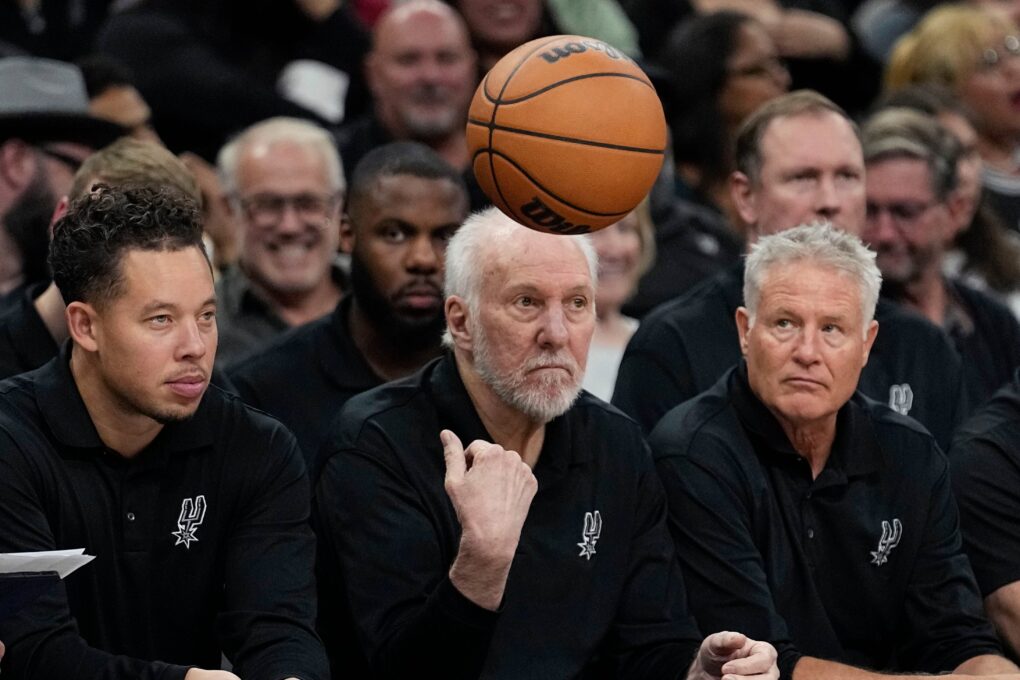 Gregg Popovich has no regrets telling Spurs fans to stop booing Kawhi Leonard