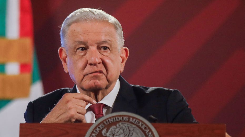 Mexico's ruling party dodges desertion crisis in leadup to 2024 election