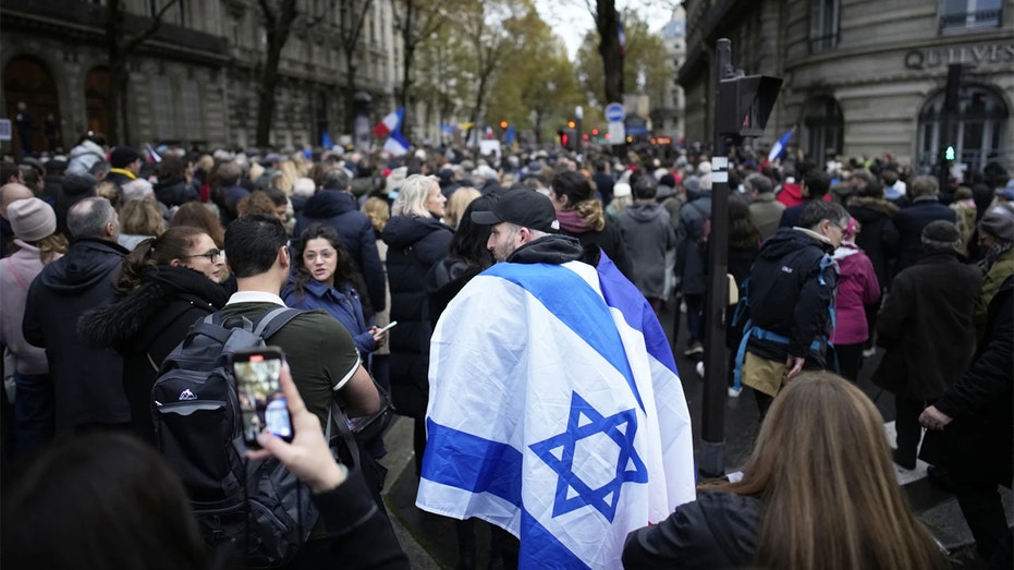 Paris rally against antisemitism attracts over 100K people as anti-Jewish acts continue to rise