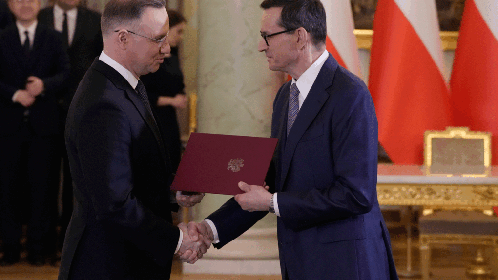 Poland's president swears in a government expected to last no longer than 14 days