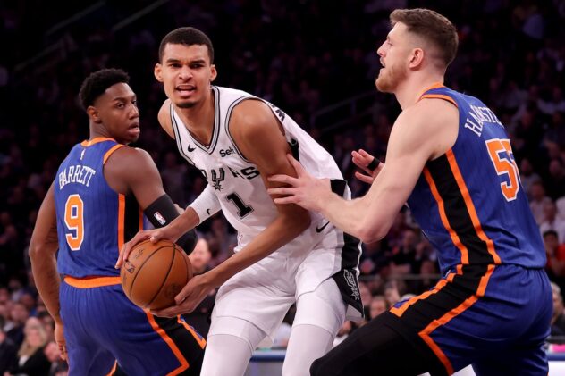 Spurs come out flat against the Knicks in another blowout loss