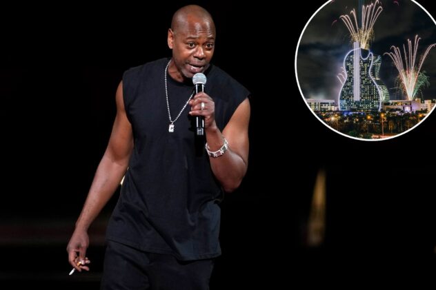 Dave Chappelle abruptly ends show, walks off stage after fan pulls out phone during Florida gig: report