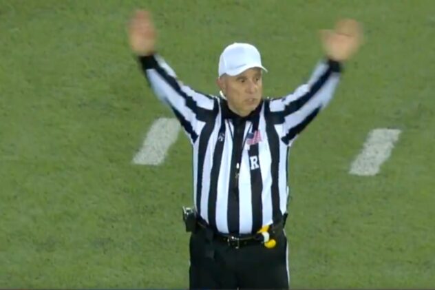 First Responder Bowl referee gets frustrated in unfortunate hot mic gaffe