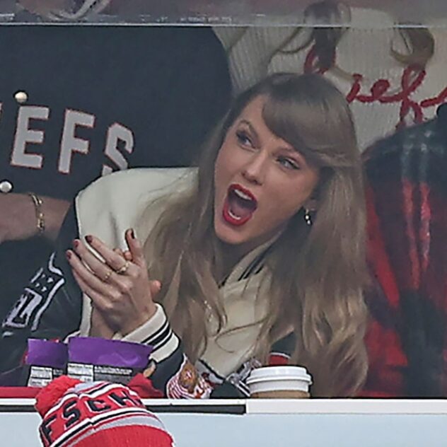 Taylor Swift Matches Travis Kelce's Style at Chiefs' NYE Game