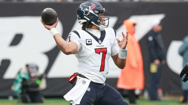 Texans QB C.J. Stroud leaves with possible head injury vs. Jets