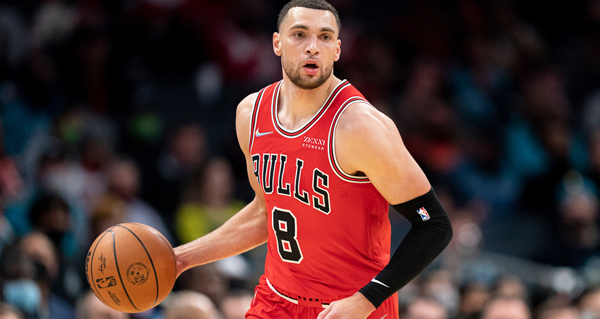 Zach LaVine To Miss 3-4 Weeks With Right Foot Inflammation