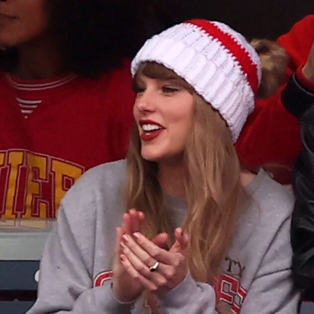 Taylor Swift Tackles the Cold for Travis Kelce's AFC Wild Card Game