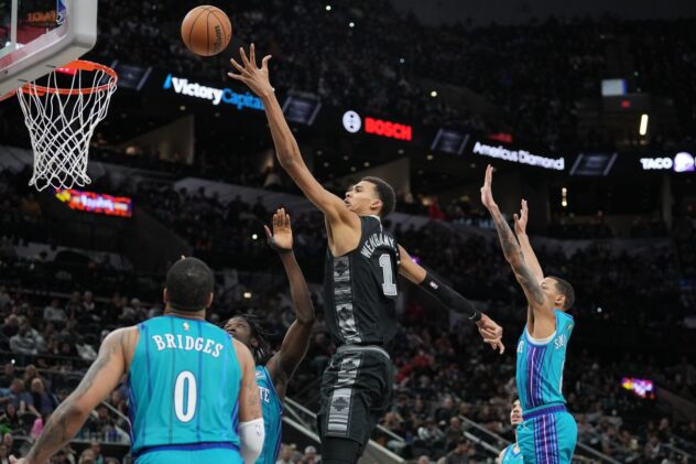 The best parts of the Spurs blowout win over the Hornets