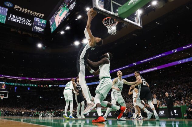 The top plays from the Spurs loss to the Celtics