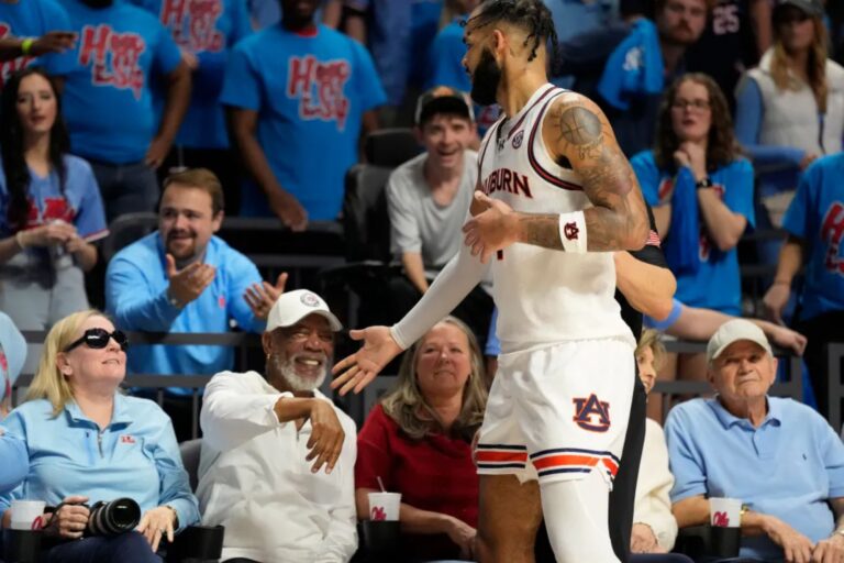 Auburn’s Johni Broome apologizes after smacking Morgan Freeman’s hand during game