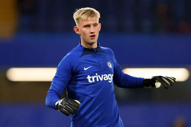 Chelsea goalkeeper ruled out for a month in big blow for January transfer