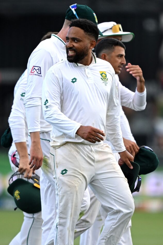 Dane Piedt five-for triggers New Zealand collapse to give South Africa handy lead