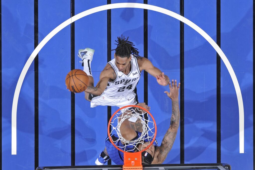 Devin Vassell explodes in loss to the red hot Magic