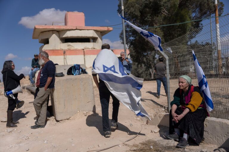 Displaced Palestinians leave one of Gaza's main hospitals after weeks of being isolated by fighting