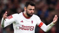 Fernandes play-acting criticism 'pathetic' - Ten Hag