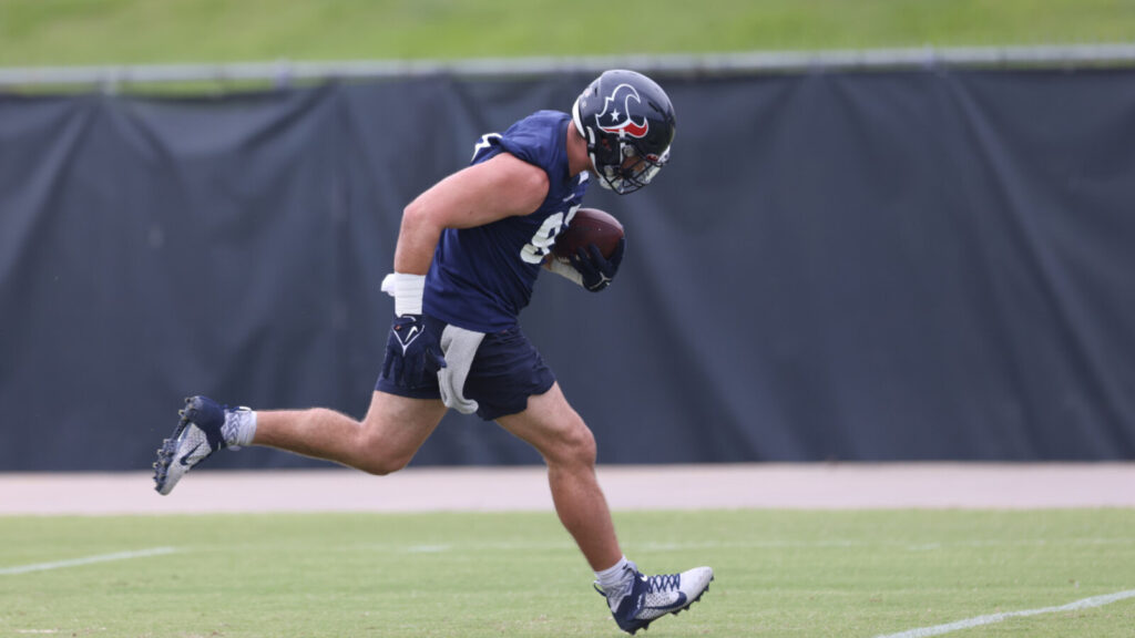 Former Texans TE Antony Auclair retires from NFL